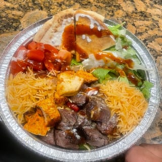 Halal guys mix bowl (chicken & beef)