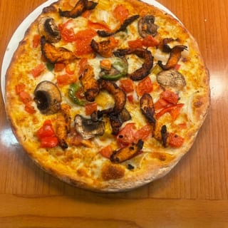 TANDOORI CHICKEN PIZZA